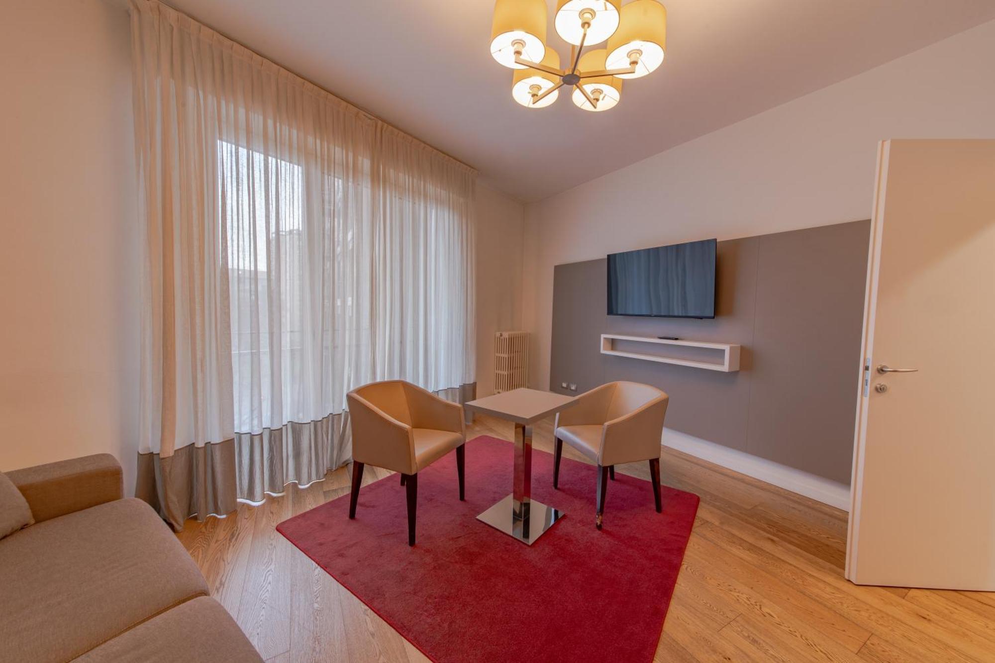 Hotel Mercure Milano Solari Exterior photo